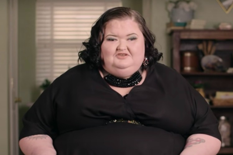 Image of star of the reality TV show The 1000 Lbs Sisters on TLC, Amy Slaton weight loss journey