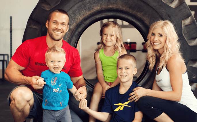 chris and Heidi with their children